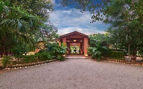 Aacorn Hideaway Resort & Spa